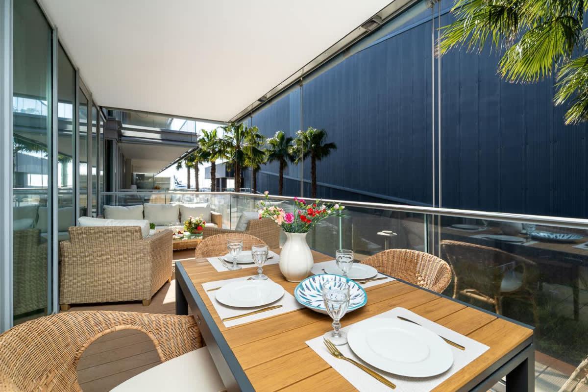Blue Waterhouse Apartment